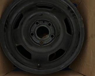 Set of Four rims to 240 Volvo 1988 or 1989, we belive they can be used on other years