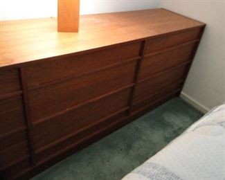 Teak wood, cannot find a maker