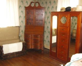 More nice furniture!