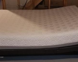Tempur-Pedic Flex-Hybrid Prima Queen Mattress AND Beautyrest Smart Motion Adjustable Base - NEVER USED