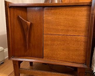 Mid Century Modern bedroom Set