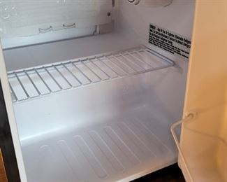 Small refrigerator 