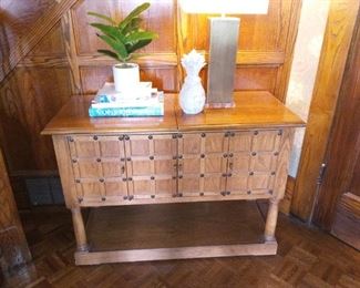 Wood buffet chest