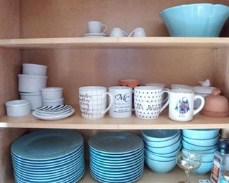 Dinnerware set / mugs