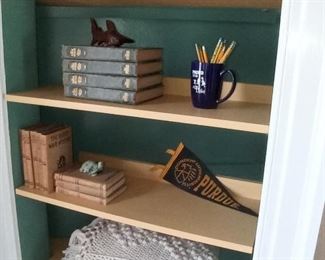 Books / decorative accents
