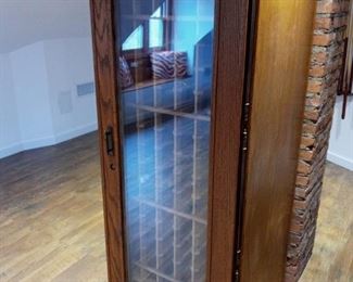 Wood wine cabinet