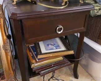 Accent table