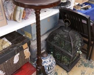 Plant stand / bird cage planter
