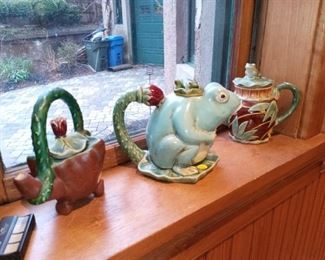 Frog themed teapots