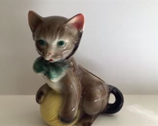 Kitten ceramic planter