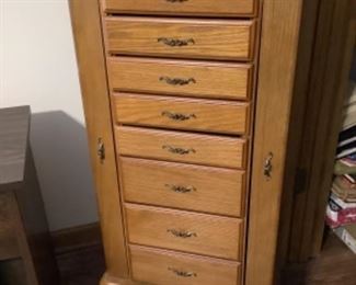 Jewelry chest