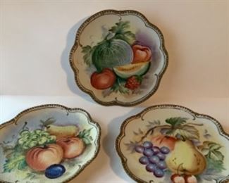 Textured fruit plate