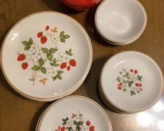 Sheffield strawberries and cream dish set