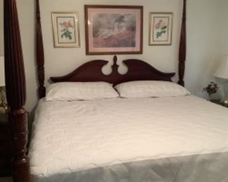 Four poster bed 
