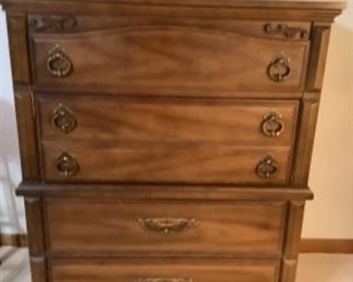 Chest of drawers 