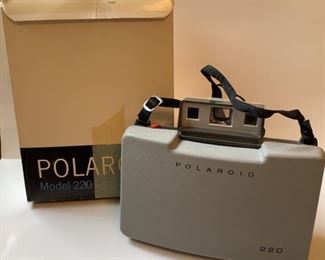 Polaroid 220 