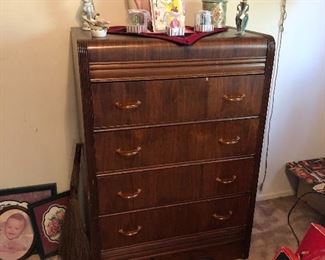 Waterfall Dresser