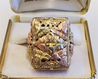 BIG Black Hills 10k Gold Mans Ring Size 11