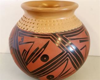 Mata Ortiz Mexico Olla Pot by Tomasa Mora