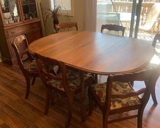 Gateleg table with 7 chairs