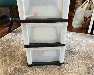 Rubbermaid 3 drawer rolling cart