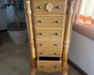 jewelry chest 