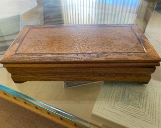 dresser box