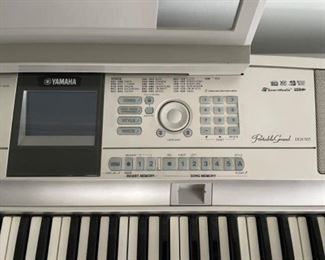 Yamaha DGX-505 Portable Grand Piano. Photo 4 of 4. 