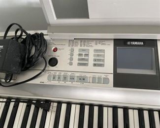 Yamaha DGX-505 Portable Grand Piano. Photo 3 of 4. 