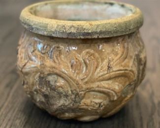 Rustic cache pot. Measures 8” D. 