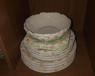 Daisy dishes
