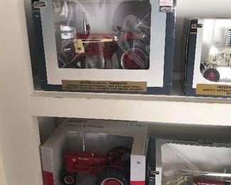 Ertl tractors Farmall international Harvester