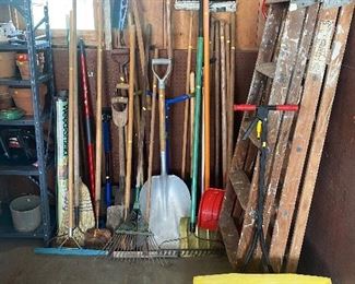 Outdoor yard tools