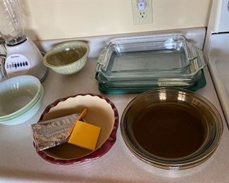 pie plates, Pampered Chef stoneware pie plate, cake pans, baking pans