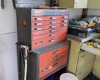 Tool chest