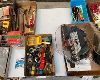 Assorted garage items