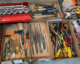 Assorted garage items