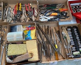 Assorted garage items