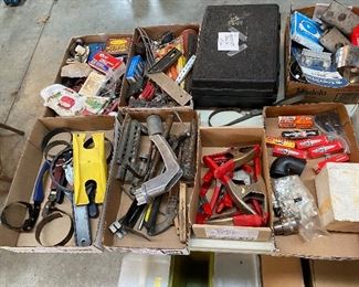Assorted garage items