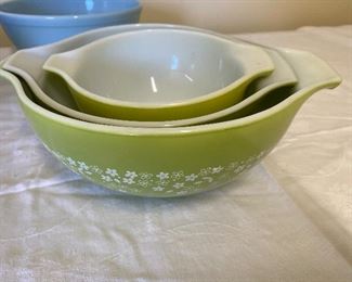 Pyrex Stacking Bowls