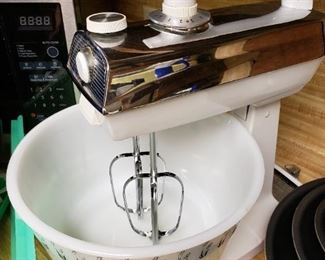 Stunning Like New 70's Mixer