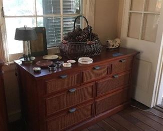 Contemporary chest of drawers