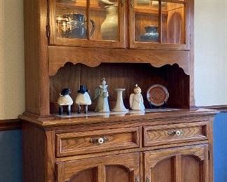 Thomasville Oak Hutch