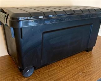 Remington Heavy Duty Rolling Trunk