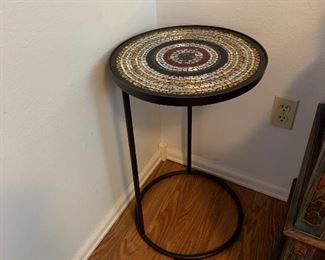 Round decorative end table