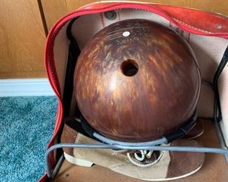 Vintage Columbia 300 Bowling Ball, Bag & shoes