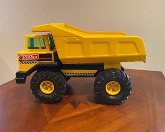Vintage Tonka Mighty Diesel Dump truck