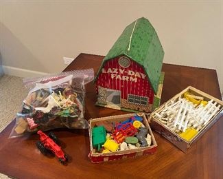 Vintage Lazy-Day Farm with accessories 