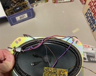 Speaker and sound circuit board for train set