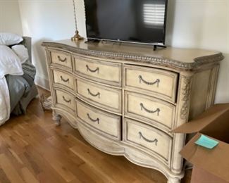 Matching dresser to King Sleigh Bed.  5 1/2' wide x 20" deep by 41" high